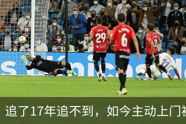 追了17年追不到，如今主动上门被轰走：42岁詹姆斯遭尼克斯当众羞辱